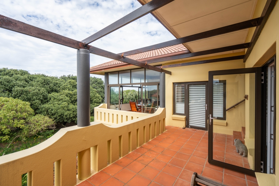 7 Bedroom Property for Sale in West Beach Eastern Cape